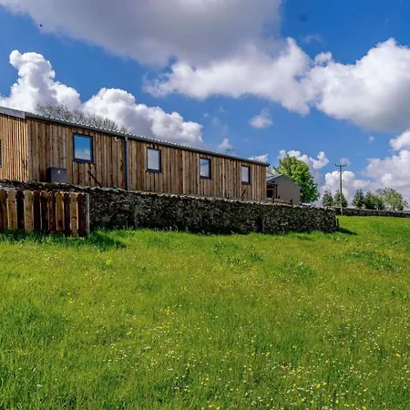 2 Bed In Lancaster Oc-82857 Holiday home