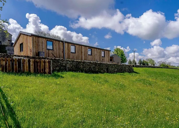 2 Bed In Lancaster Oc-82857 Holiday home