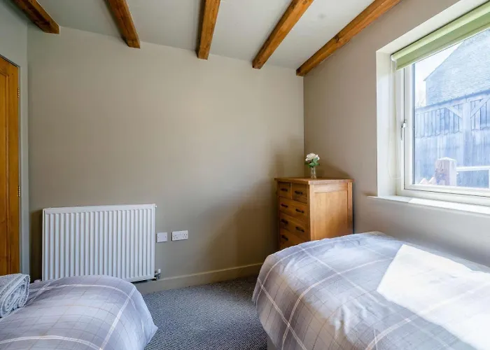 2 Bed In Lancaster Oc-82857 Holiday home