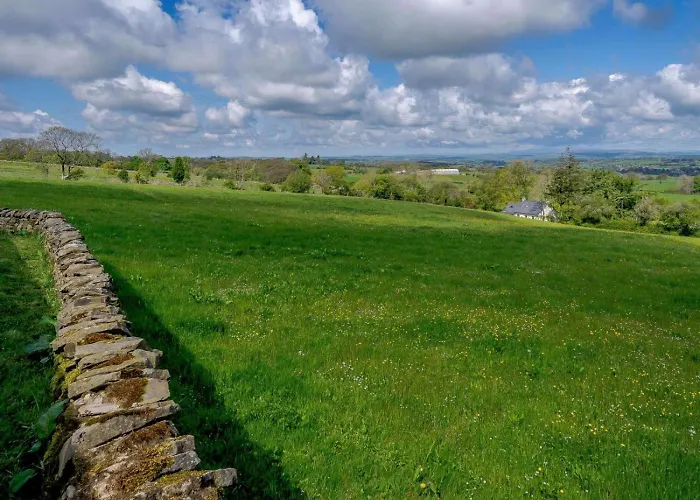 2 Bed In Lancaster Oc-82857 Holiday home *